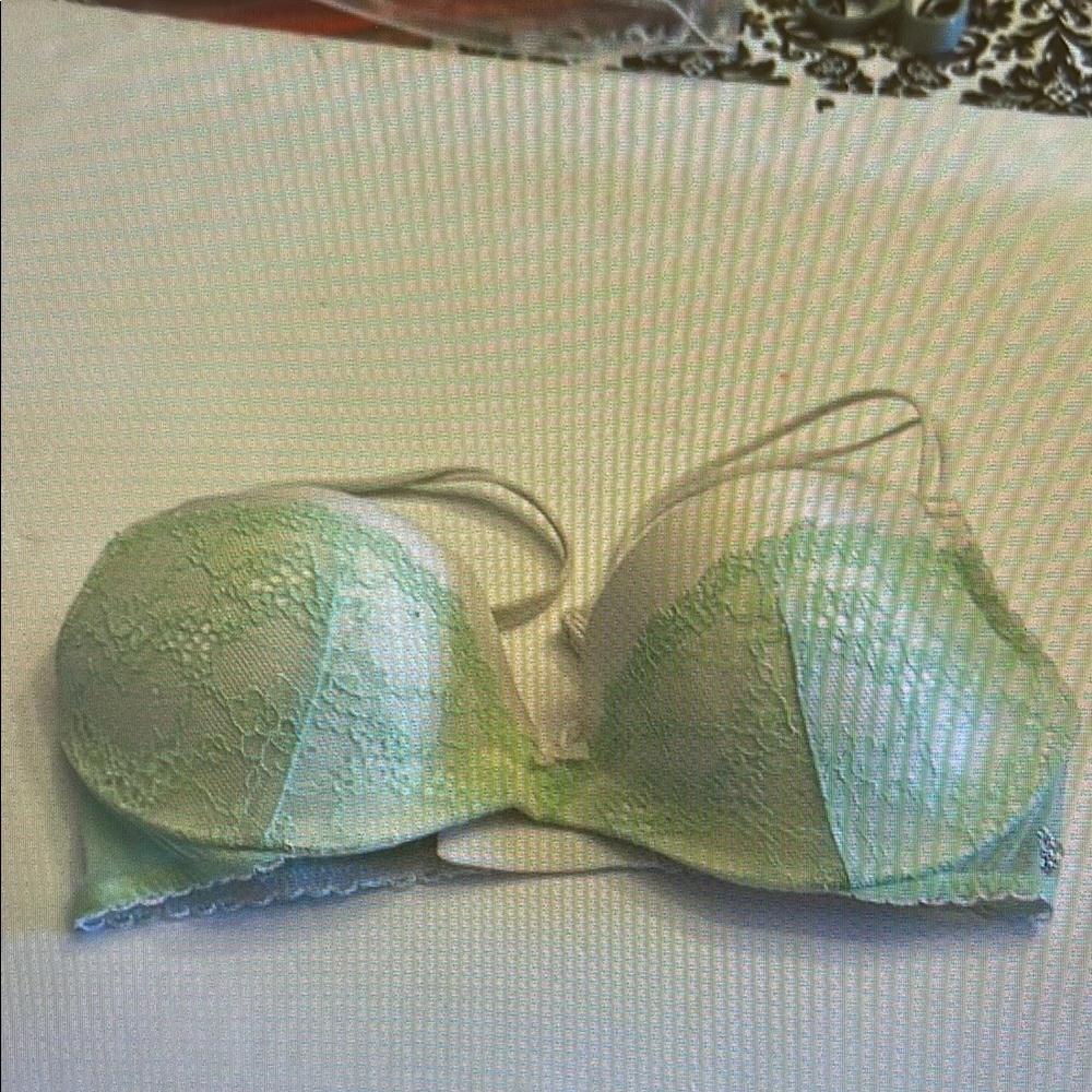 Elegant Lace Bra in Green